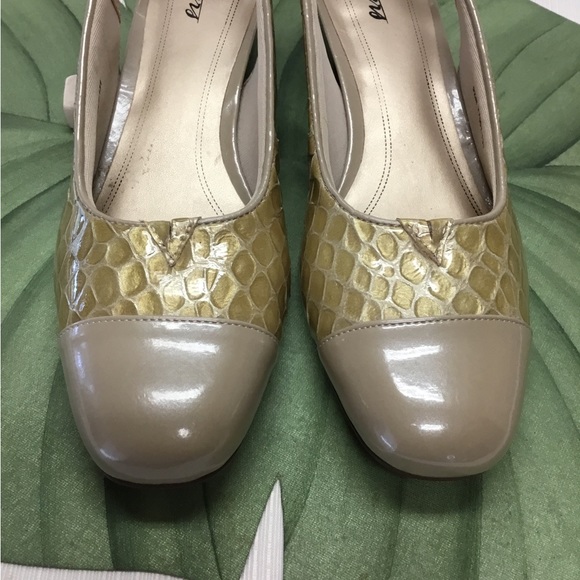 Trotters New Shining Neutral 2 Inch Heels. - Picture 6 of 8